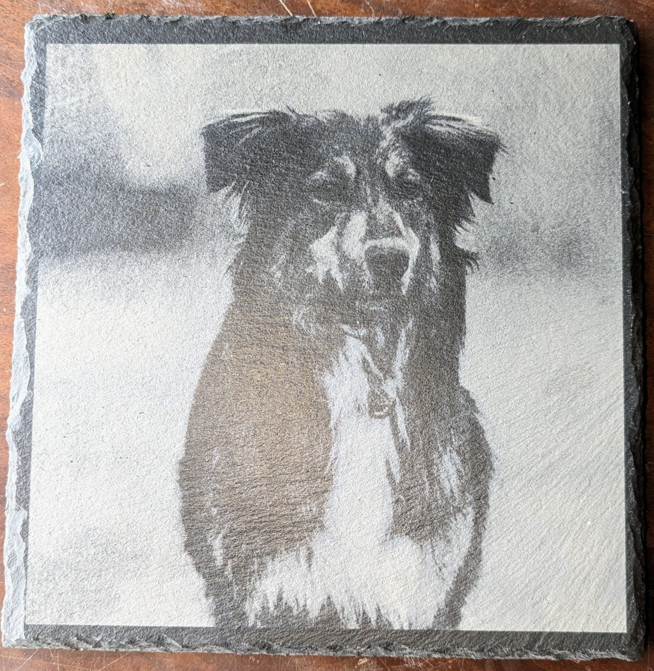 Foto auf Schiefer- wie in Stein gemeißelt